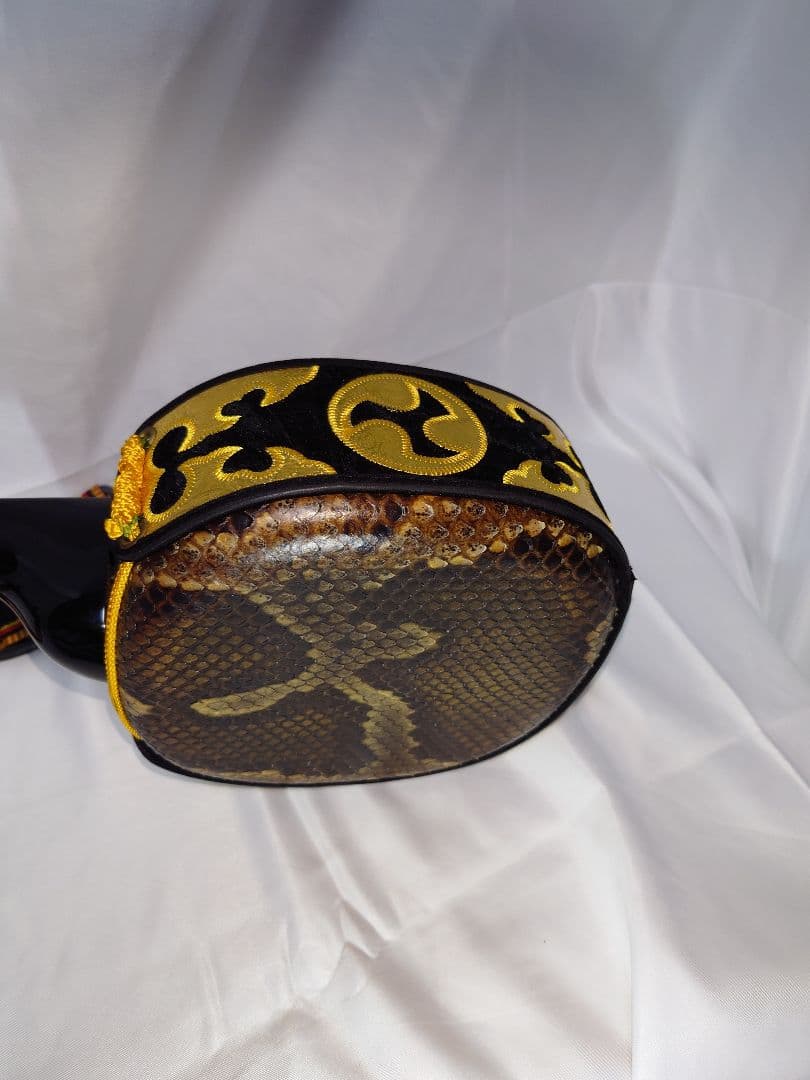 沖縄三線　初級の上等　二人の製作家によるコラボ