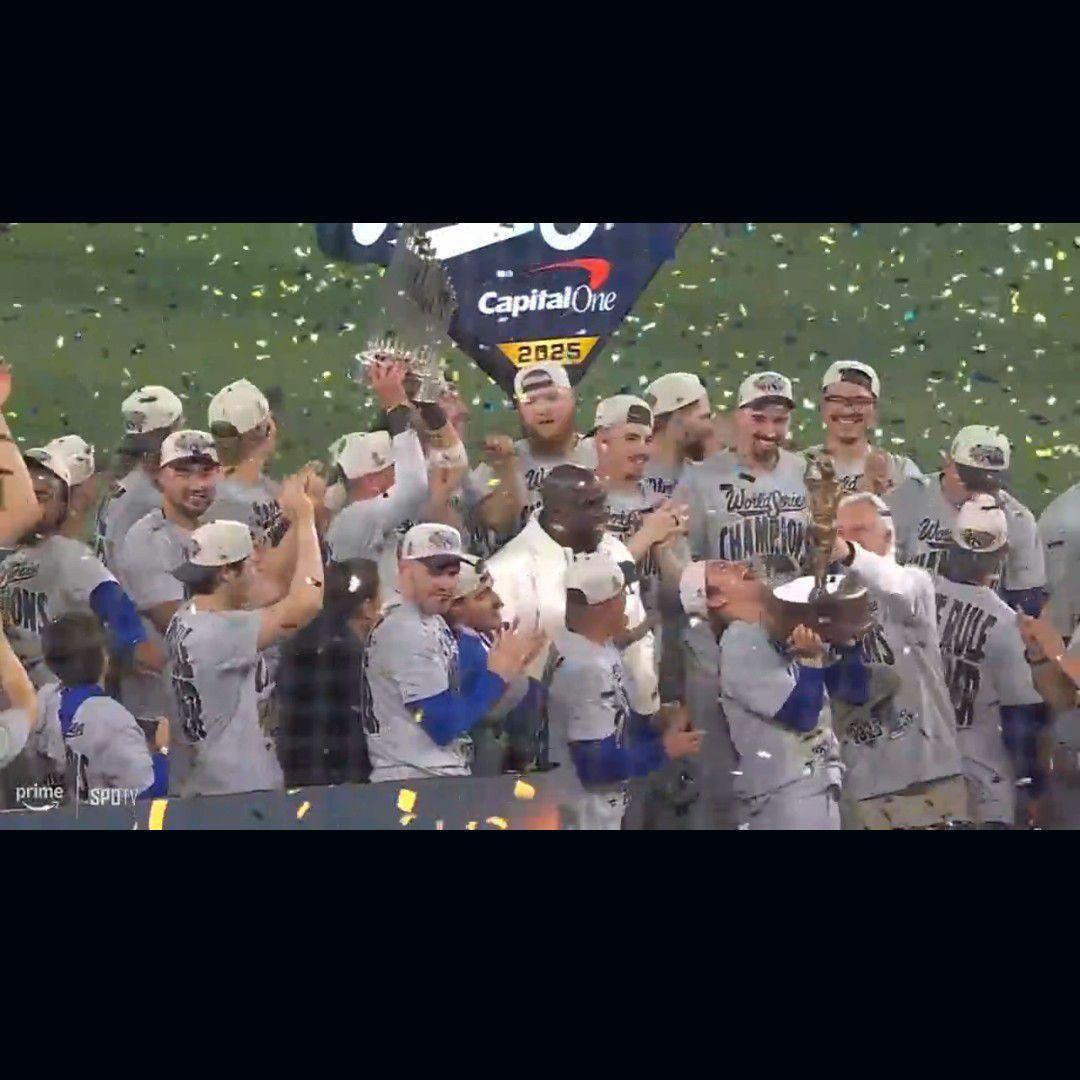 大谷翔平／ロサンゼルス・ドジャース／ワールドシリーズ優勝／セレモニーTシャツ S