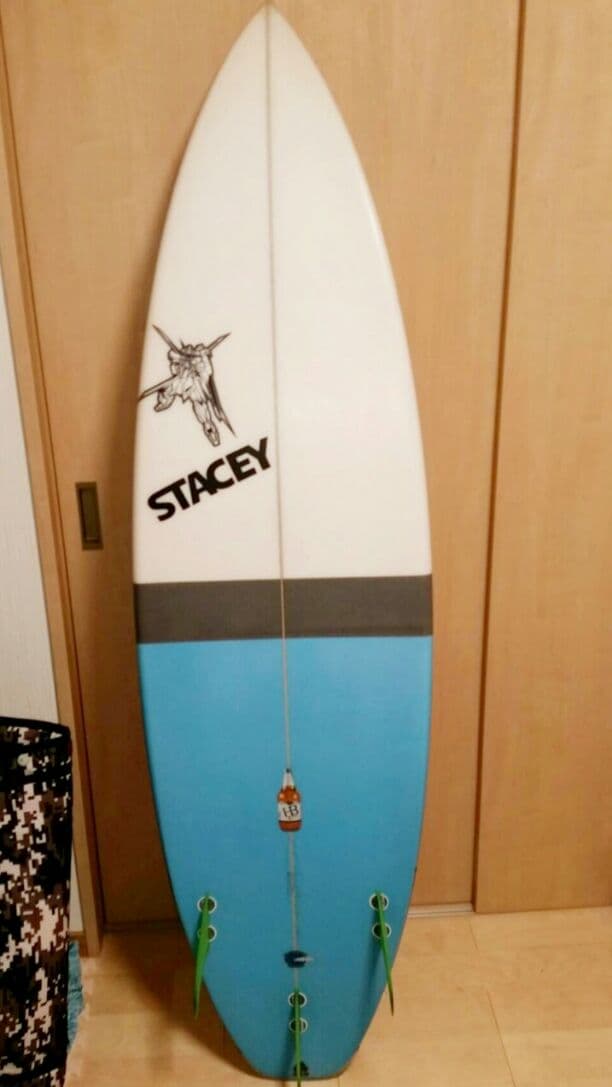 ステイシーサーフボード5.10フィン付き、送料込み
