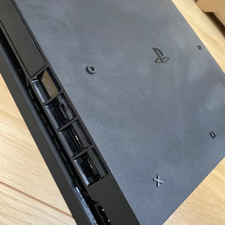 【美品】　SONY PlayStation4 CUH-2100A