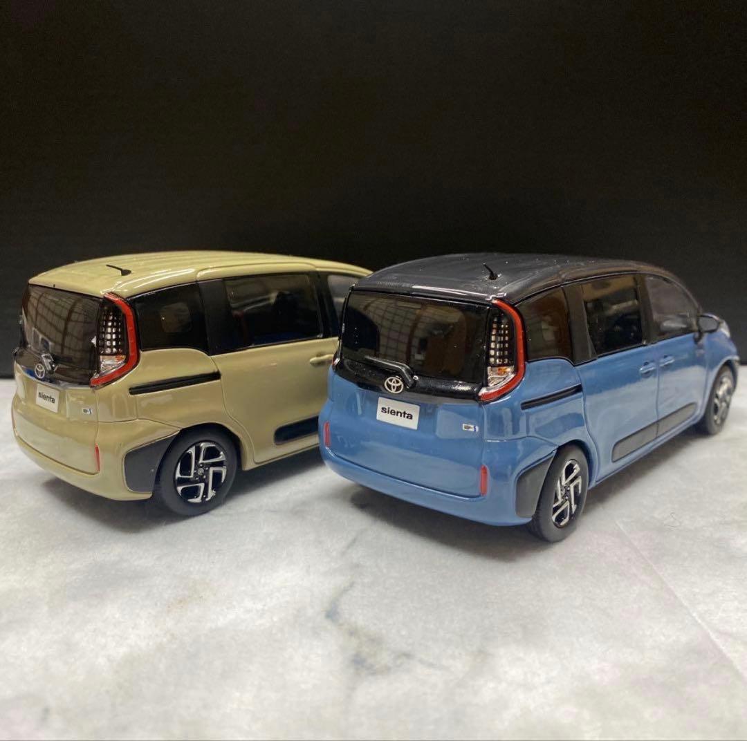 トヨタ シエンタ　カラーサンプルミニカー 2台セット　非売品