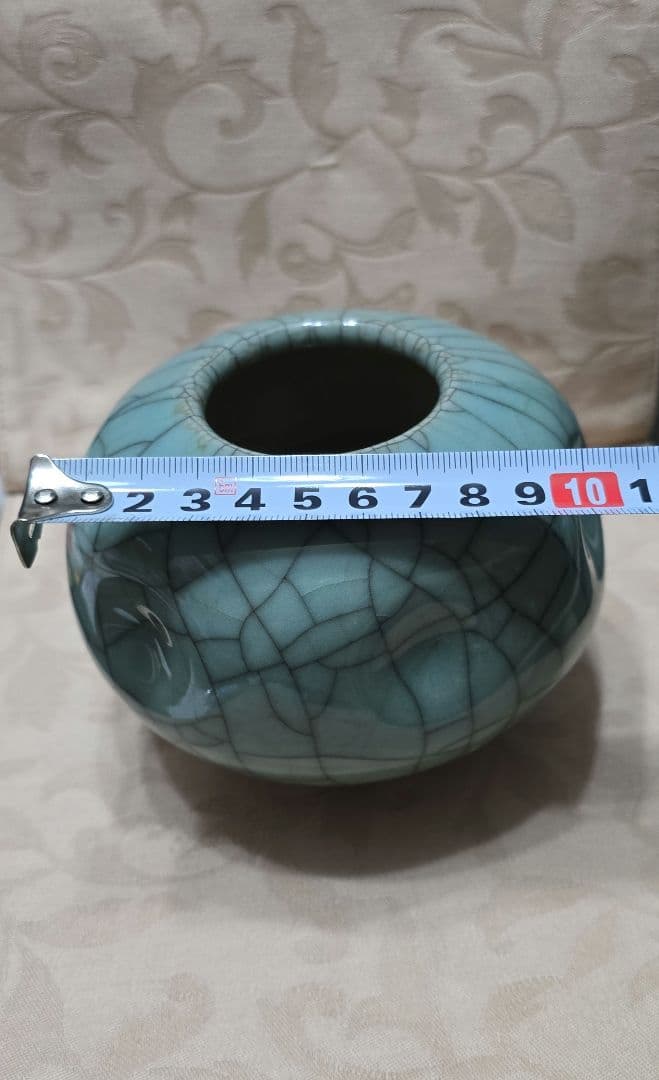 青磁の花入れです