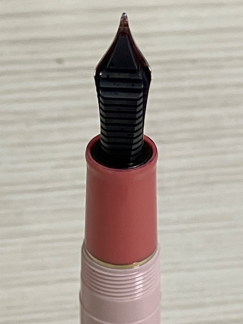 文具館コバヤシさん　オリジナル万年筆　静岡苺