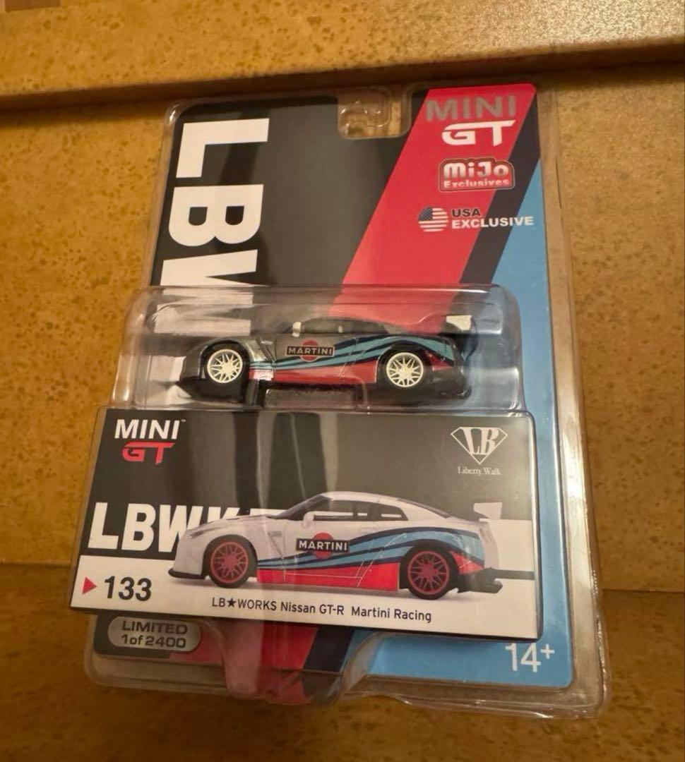 【MINI GT】LB★WORKS GT-R マルティーニカラー仕様 チェイス