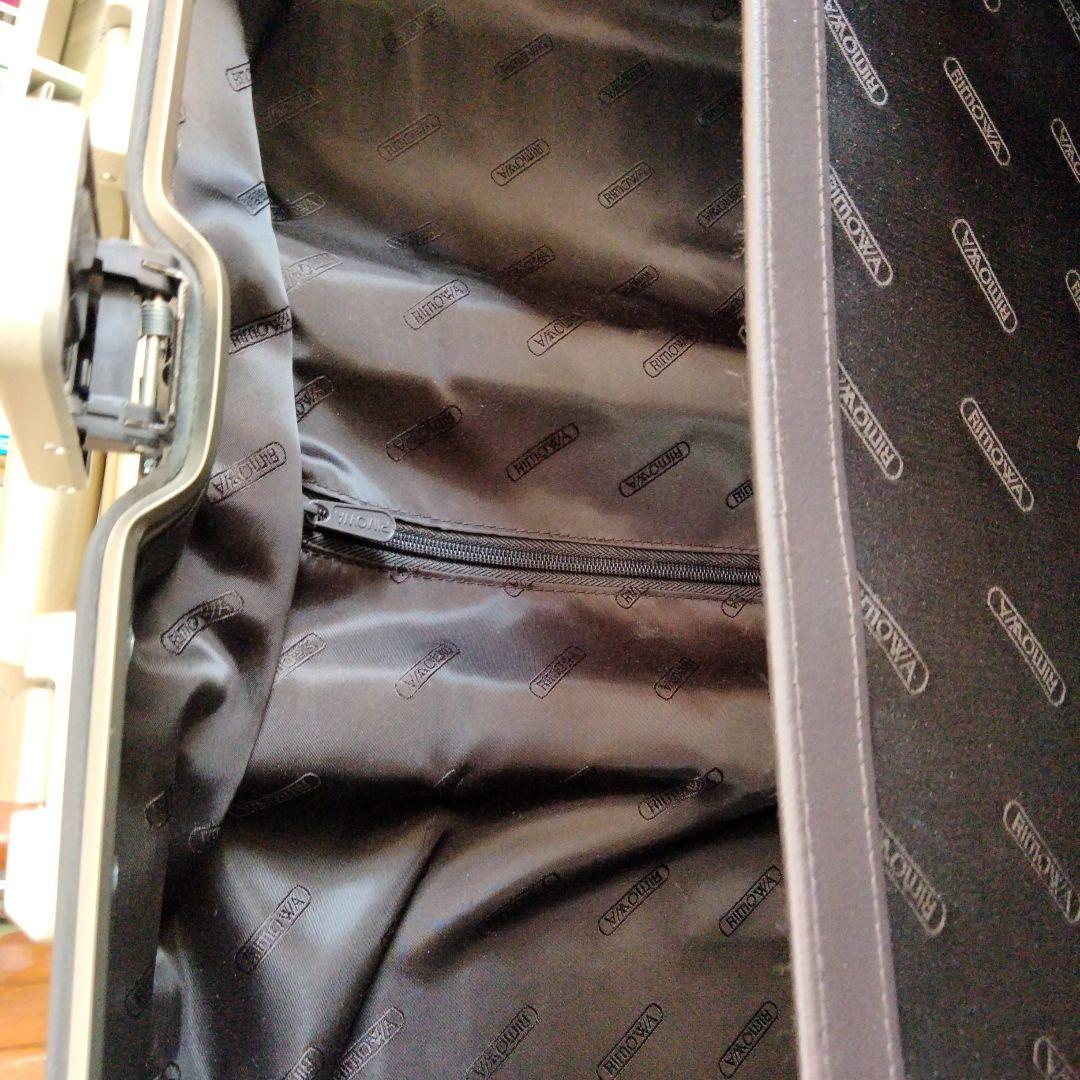 RIMOWA TOPAS TITANIUM　ビジネストロリー２輪