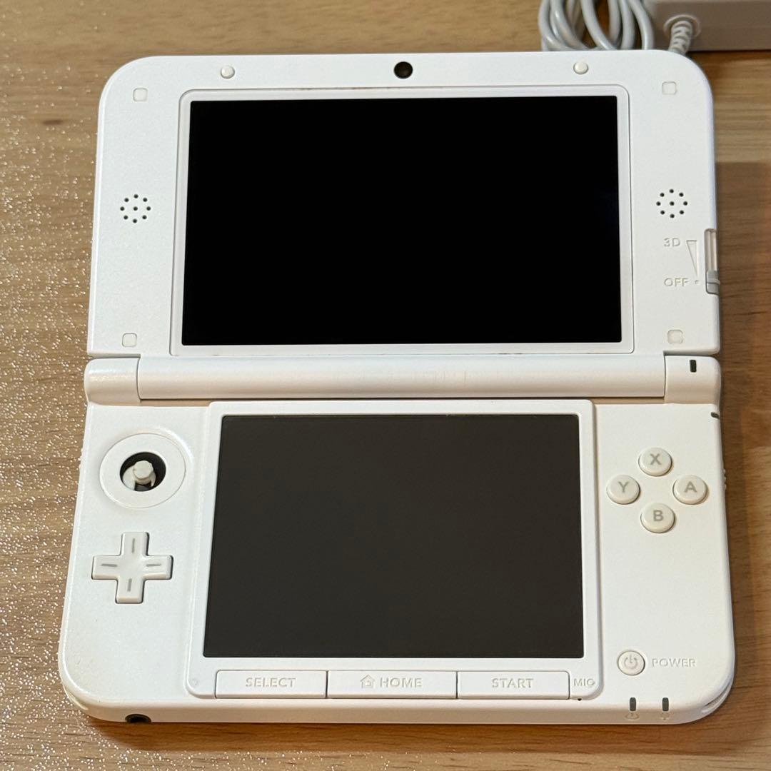 7-121 ニンテンドー3DS LL ピンク×ホワイト 箱付き