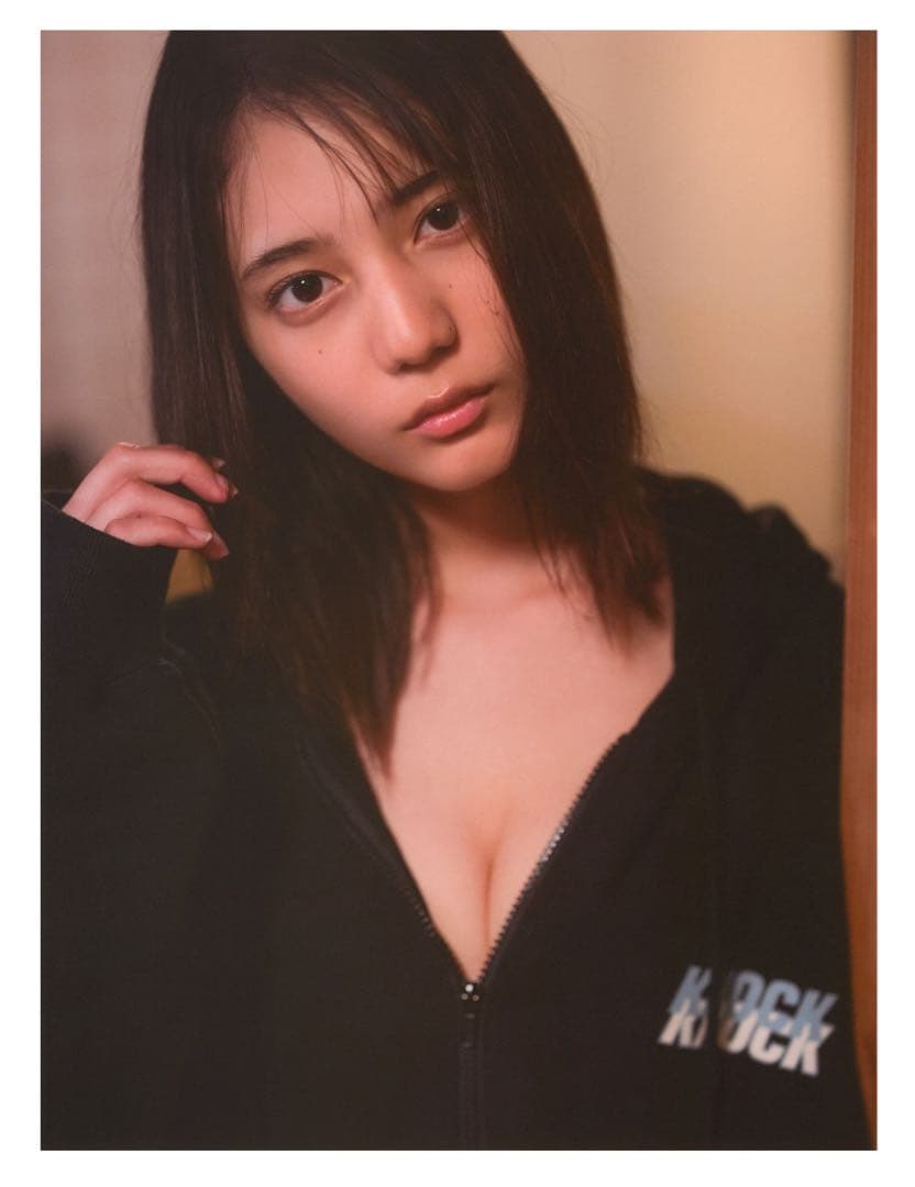 美女 L判写真 20枚セット服はぎ可能 小坂菜緒似
