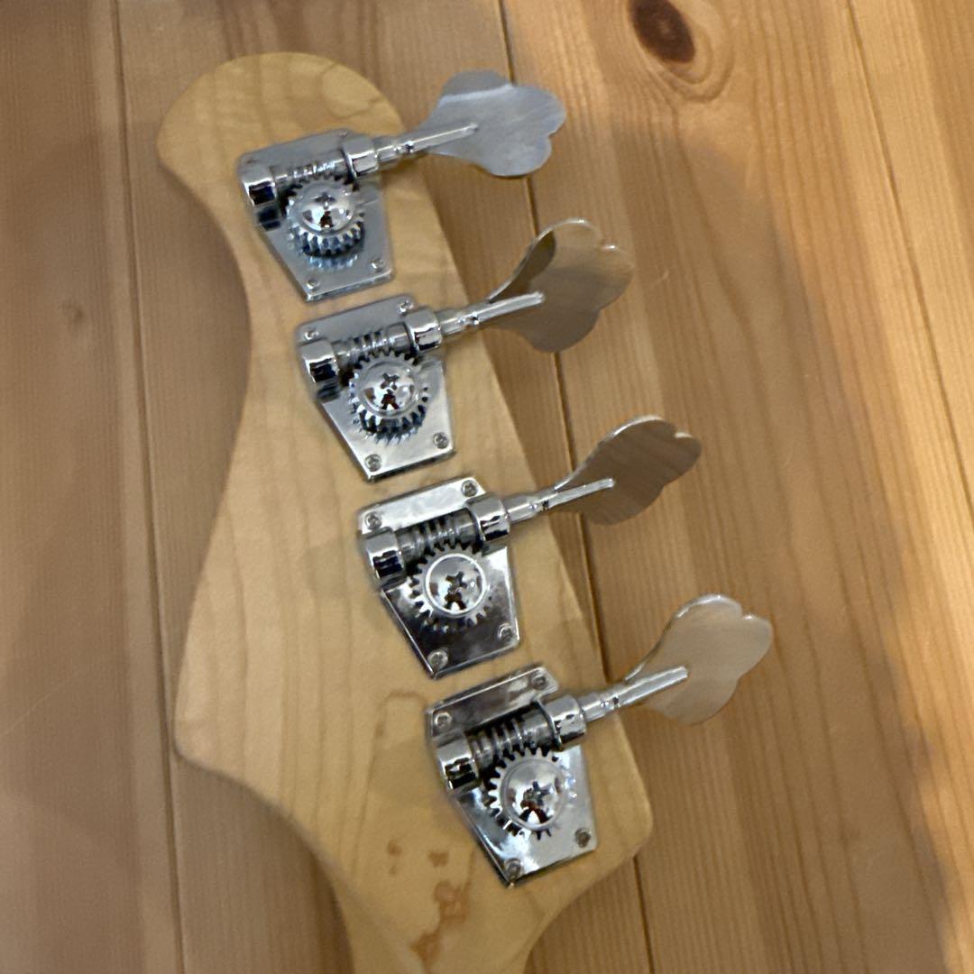 Bacchus Universe Series Jazz Bass 黒　トラ目