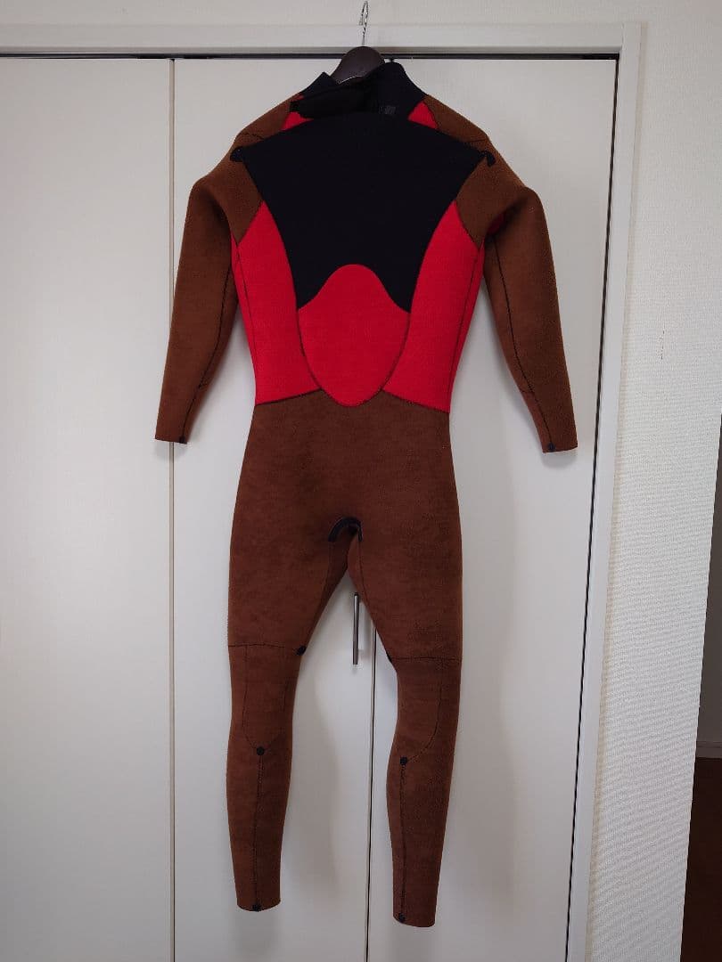 アイデンティファイ　ウェットスーツ