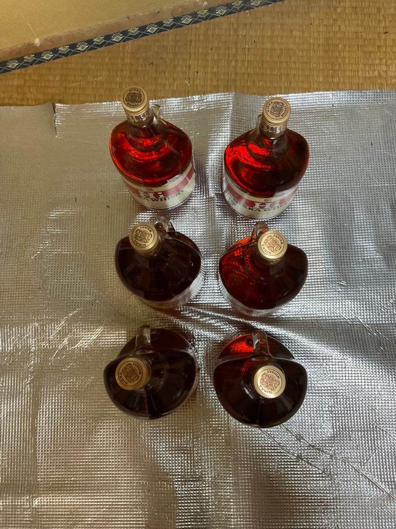 ニッカ・ウヰスキー／HI NIKKA・WHISKY・DX。1920ml、39度。