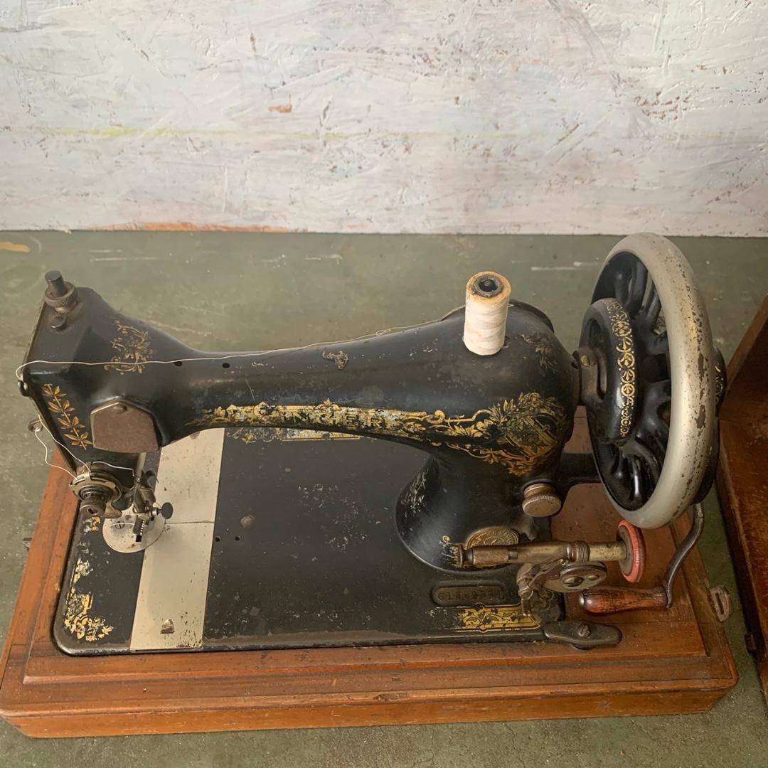 シンガー アンティークミシン 手回しミシン 希少品 ケース付 現状品 N0236