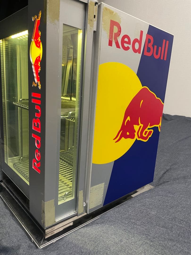 レッドブル　小型冷蔵庫　ガラス扉
