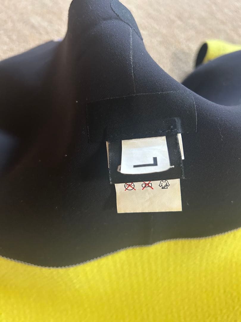 yuhiiii　ウェットスーツ