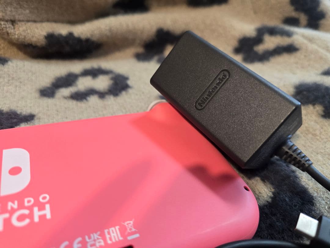 Nintendo Switch Lite ピンク 本体