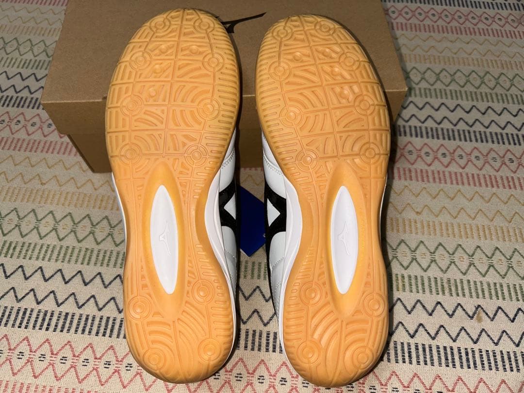 MORELIA IN ホワイト/ブラック インドアフットサルシューズ モレリア