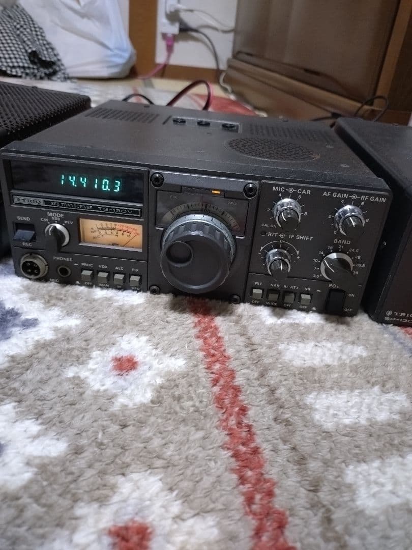 アマチュア無線機　TS-130V (備品含む)　TRIO
