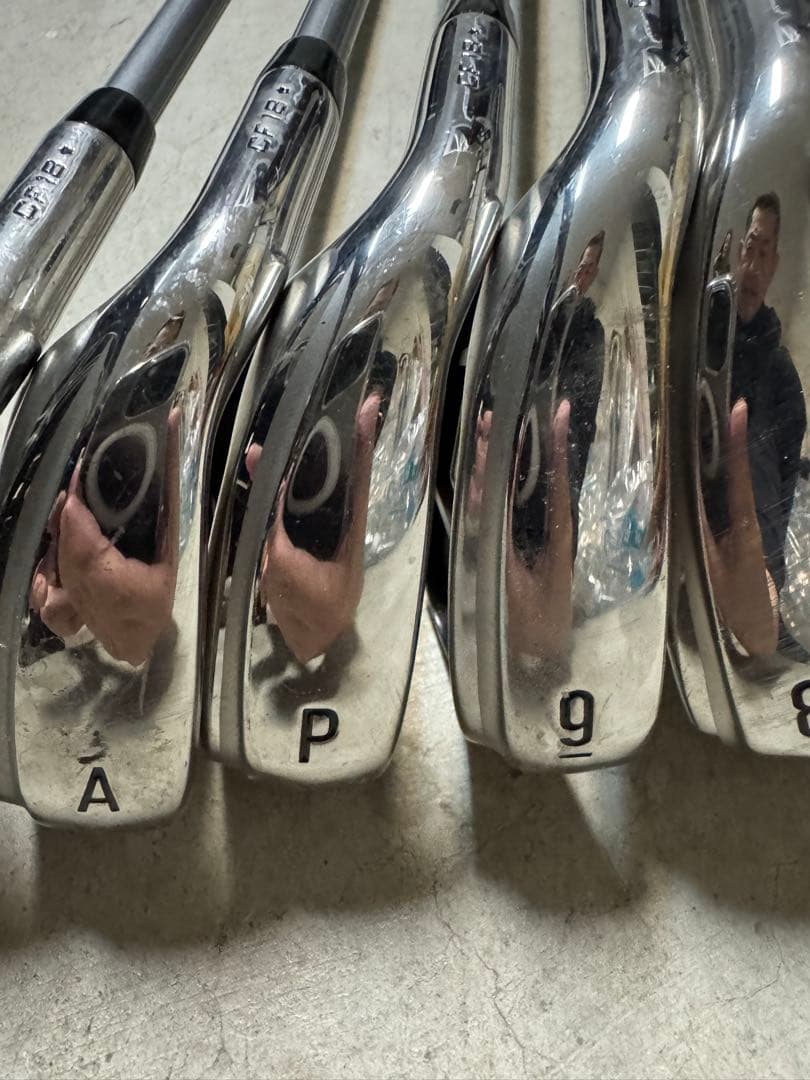 レフティキャロウェイ ローグ・特注カーボンメンズアイアン８本セット R＋UT23