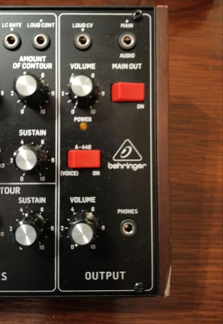 鍵盤楽器 behringer MODEL D