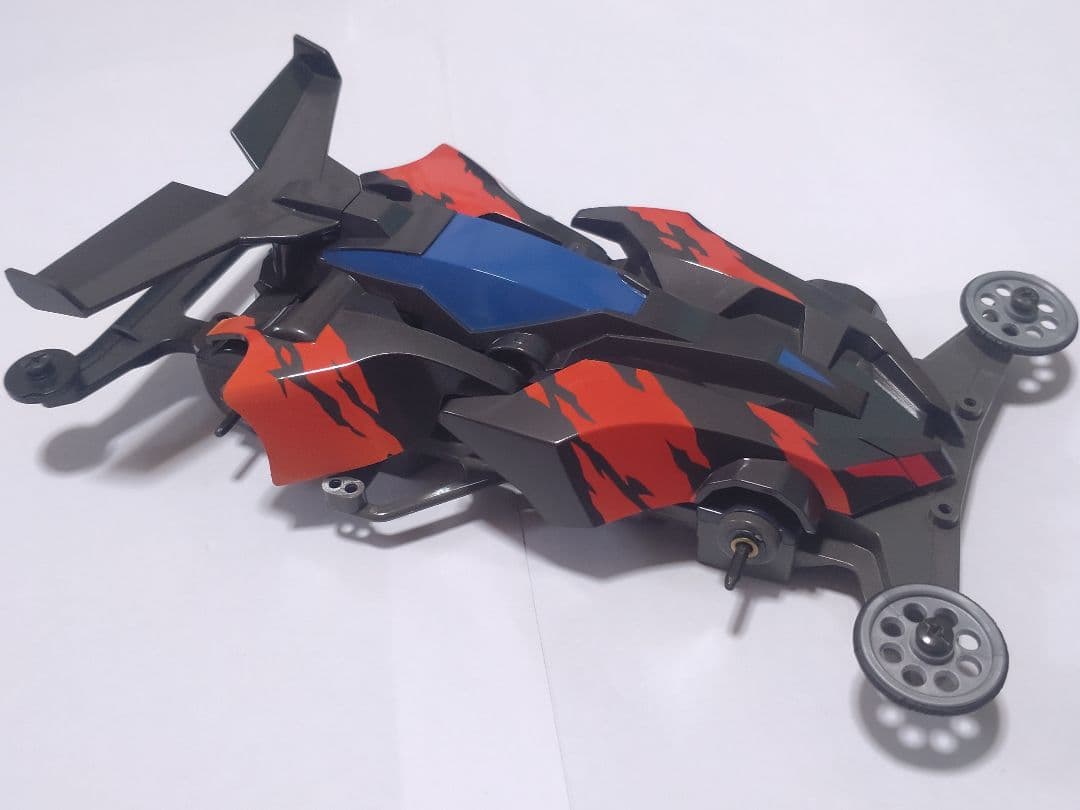 タミヤ ミニ四駆 シャドウブレイカーZ-3 アニメ風塗装済ボディ