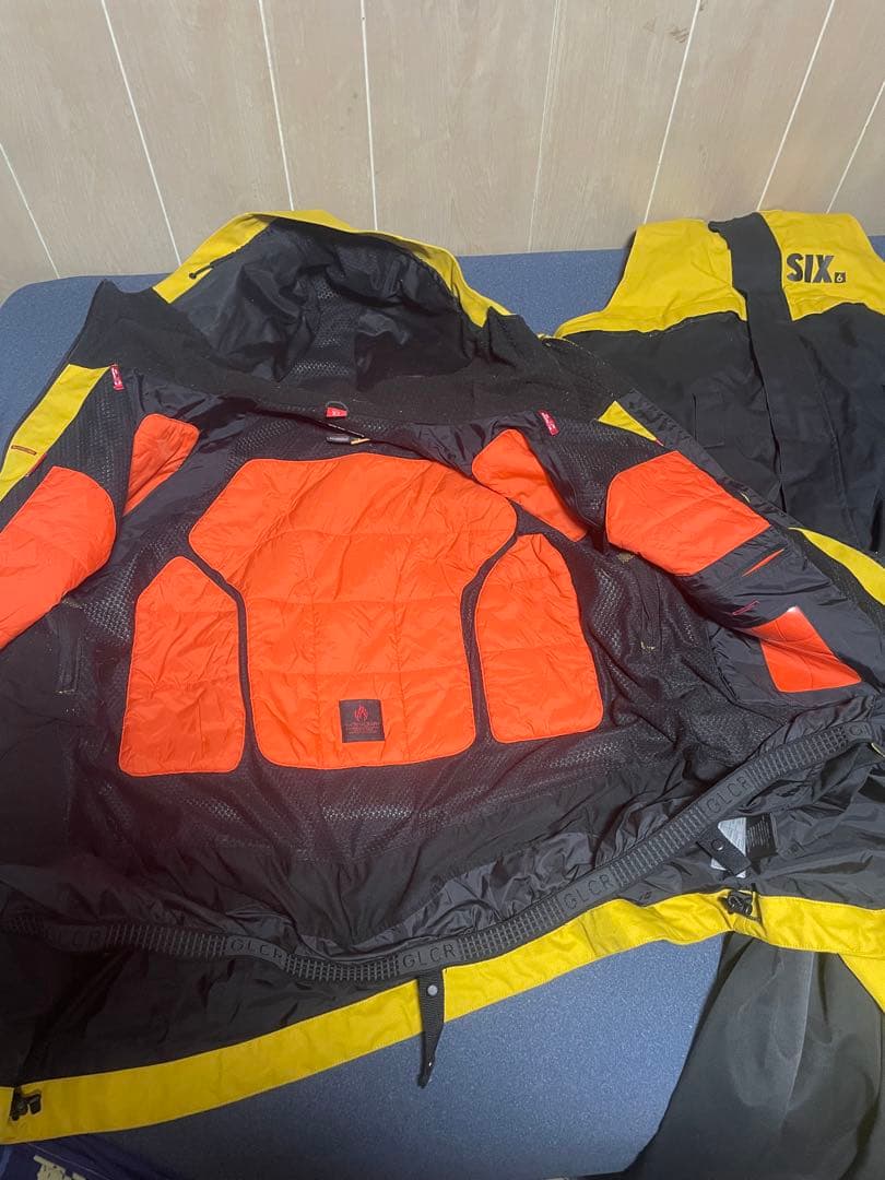 686 SIX 21-22 限定ウェア　上下