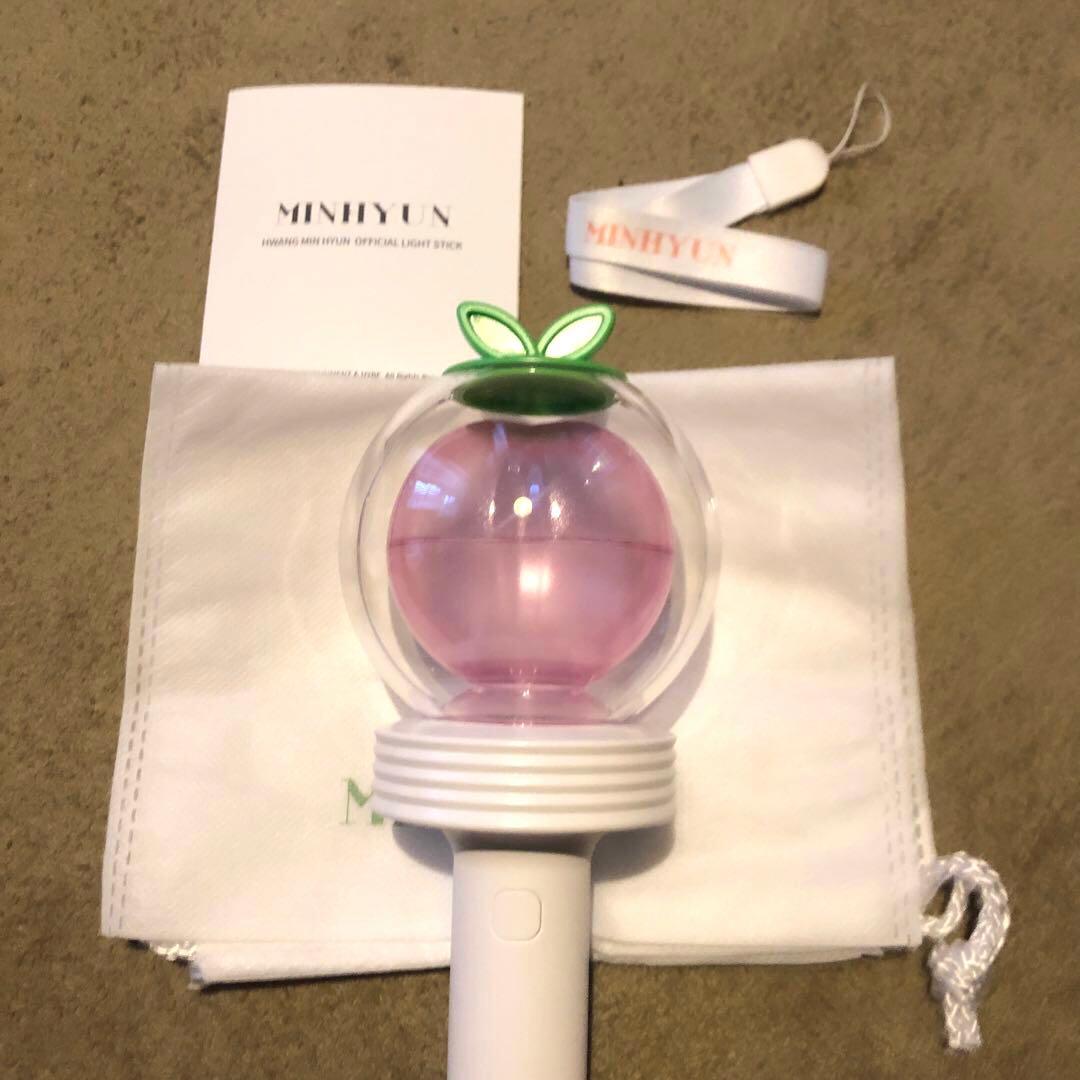 \ 新品・未使用 / ファンミニョン　公式ペンライト