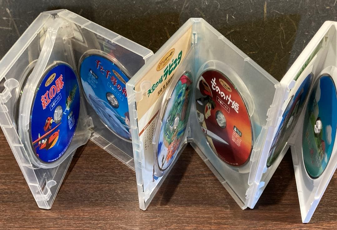 ジブリDVD本編ディスク8枚　(131)