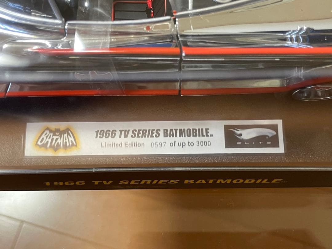 1/18 MATTEL バットモービルTVシリーズ1966 クローム
