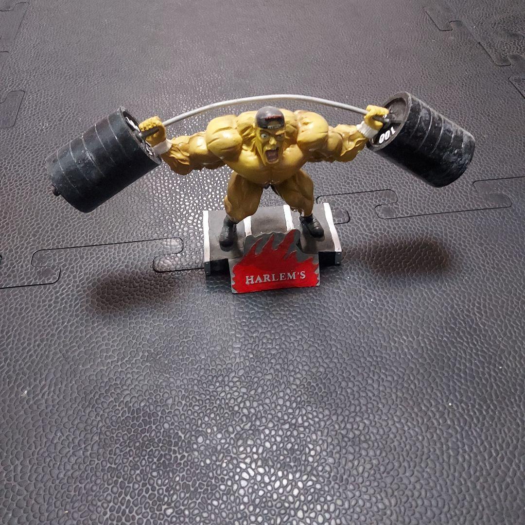 スクワット　フィギュア　ボディビル　ムキムキ