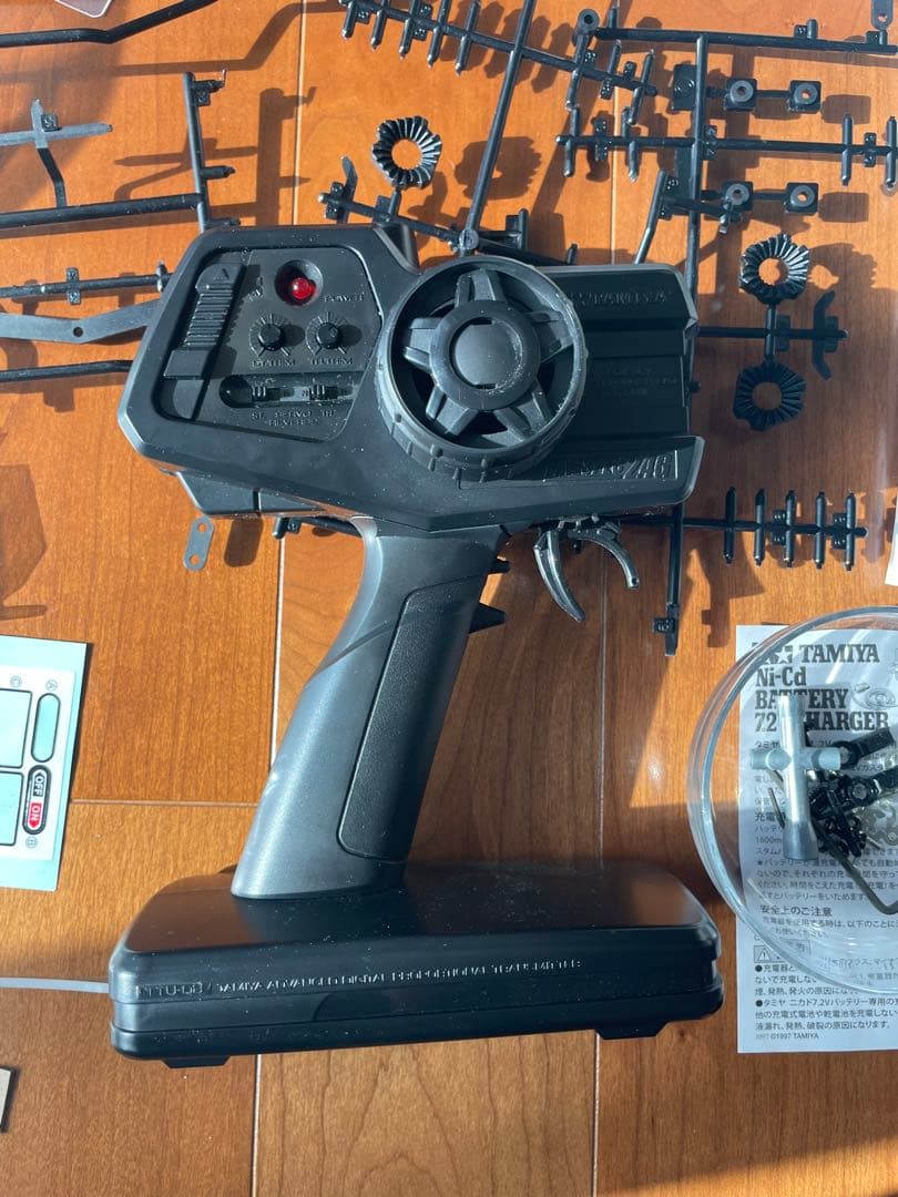 トヨタ ランドクルーザー 300 RCカーキット　バッテリーは付属しません