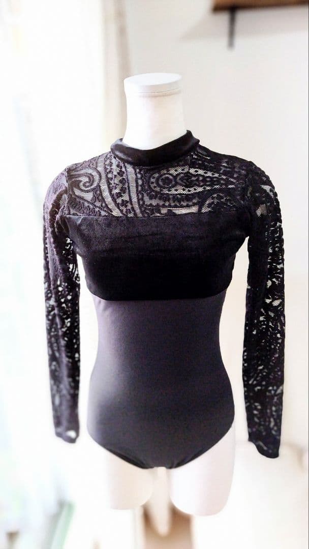 Ｓ～Ｍ／黒鳥オディールをイメージした漆黒の長袖レースベロアバレエ娘役レオタード