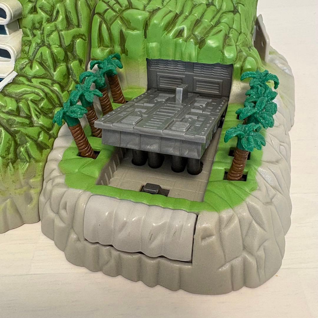 サンダーバード トレーシーアイランド プレイセット 2種セット