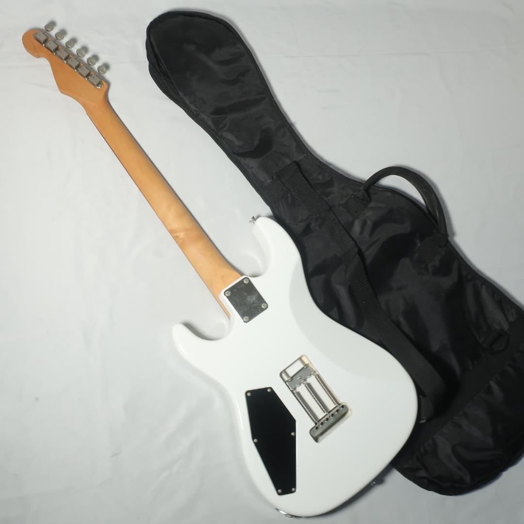 クルーソンデラックスペグ装備 キルスイッチ搭載 エレキギター ホワイト ケース付