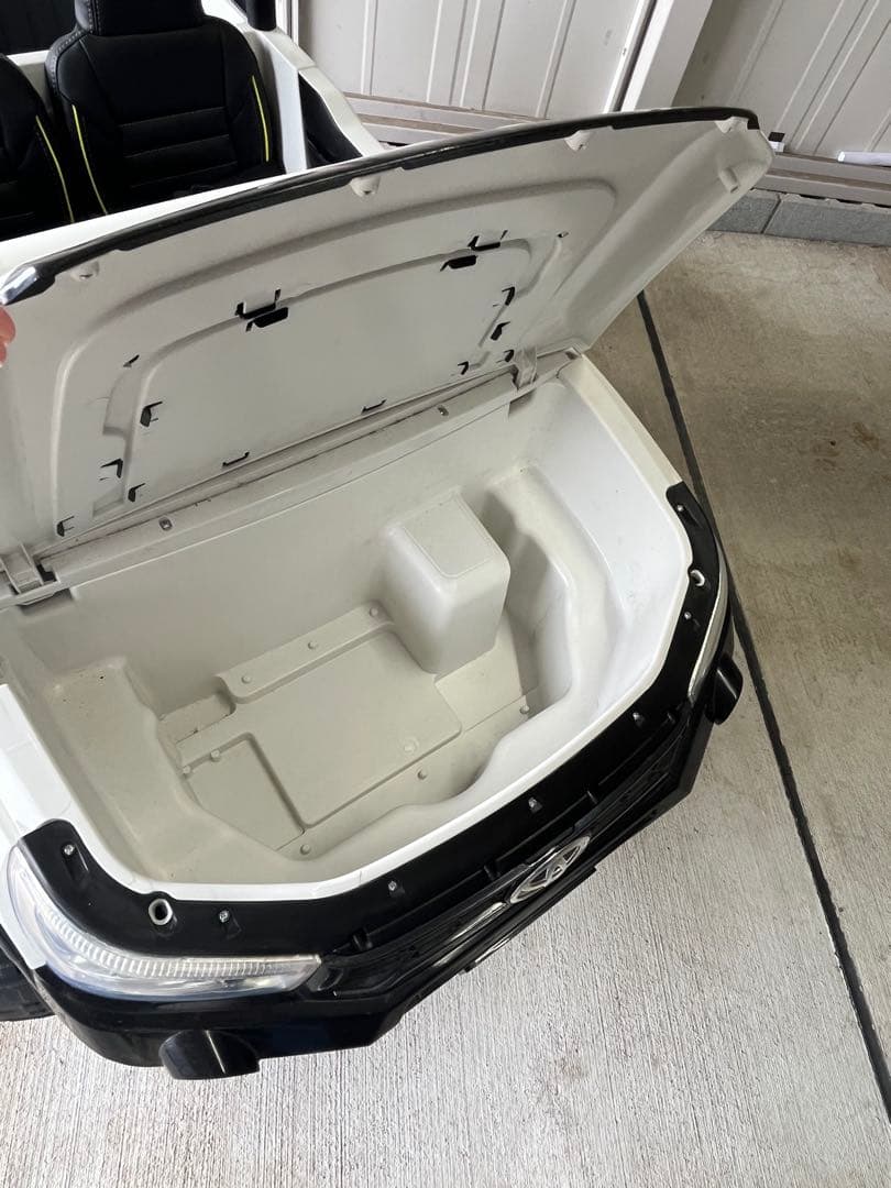 手渡し限定 乗用ラジコン TOYOTA HILUX RUGGED ハイラックス