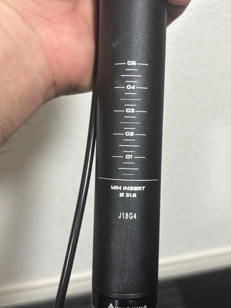 ascendドロッパーポスト 。125mmトラベル、直径31.6mm。