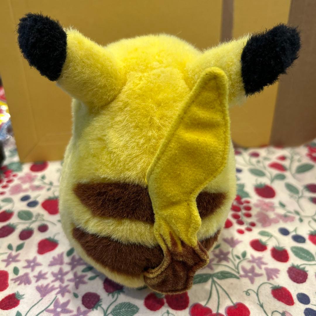お顔ふわふわ　初期ピカチュウ　ぬいぐるみ　TOMY ポケモン
