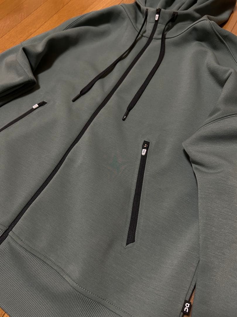 on ジップフーディー　ジップパーカー