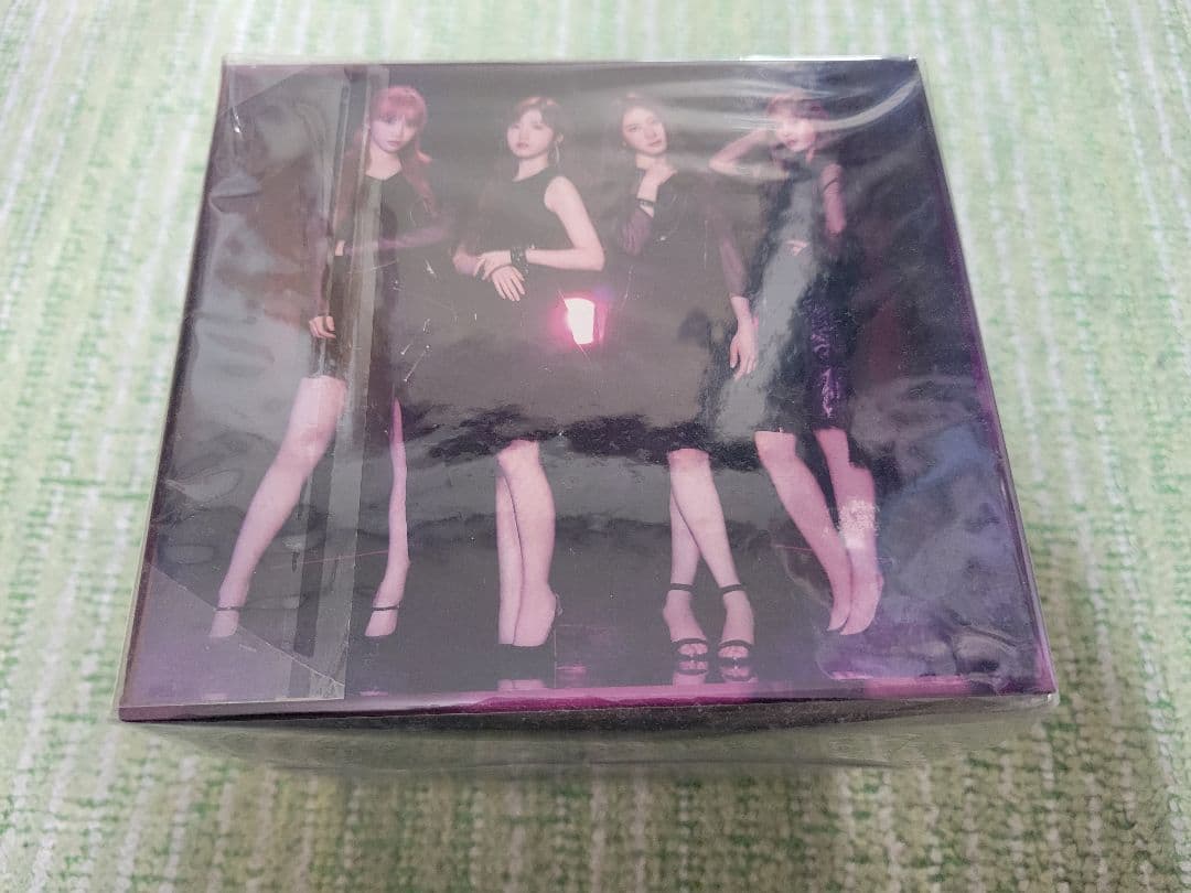 新品、未開封！IZ*ONEのCD+DVD6枚、BOX2個の8点セット