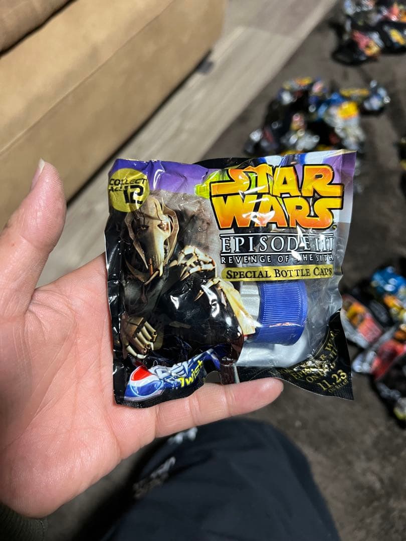 ペプシスターウォーズシリーズ　ペプシ缶　ボトルキャップ未開封　70個ぐらい　④