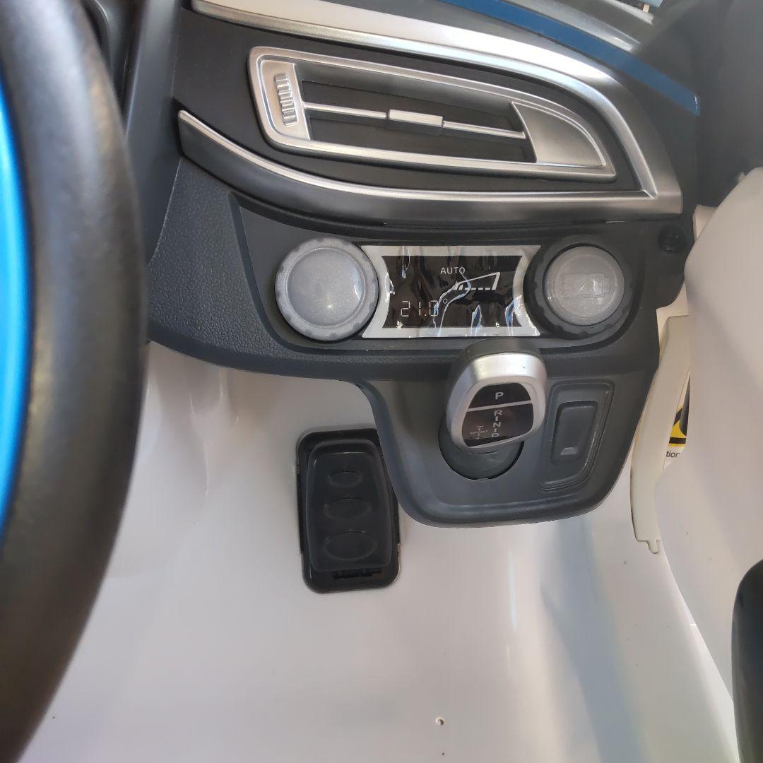 トイザらス　 i8 Concept Spyder 子供用電動自動車