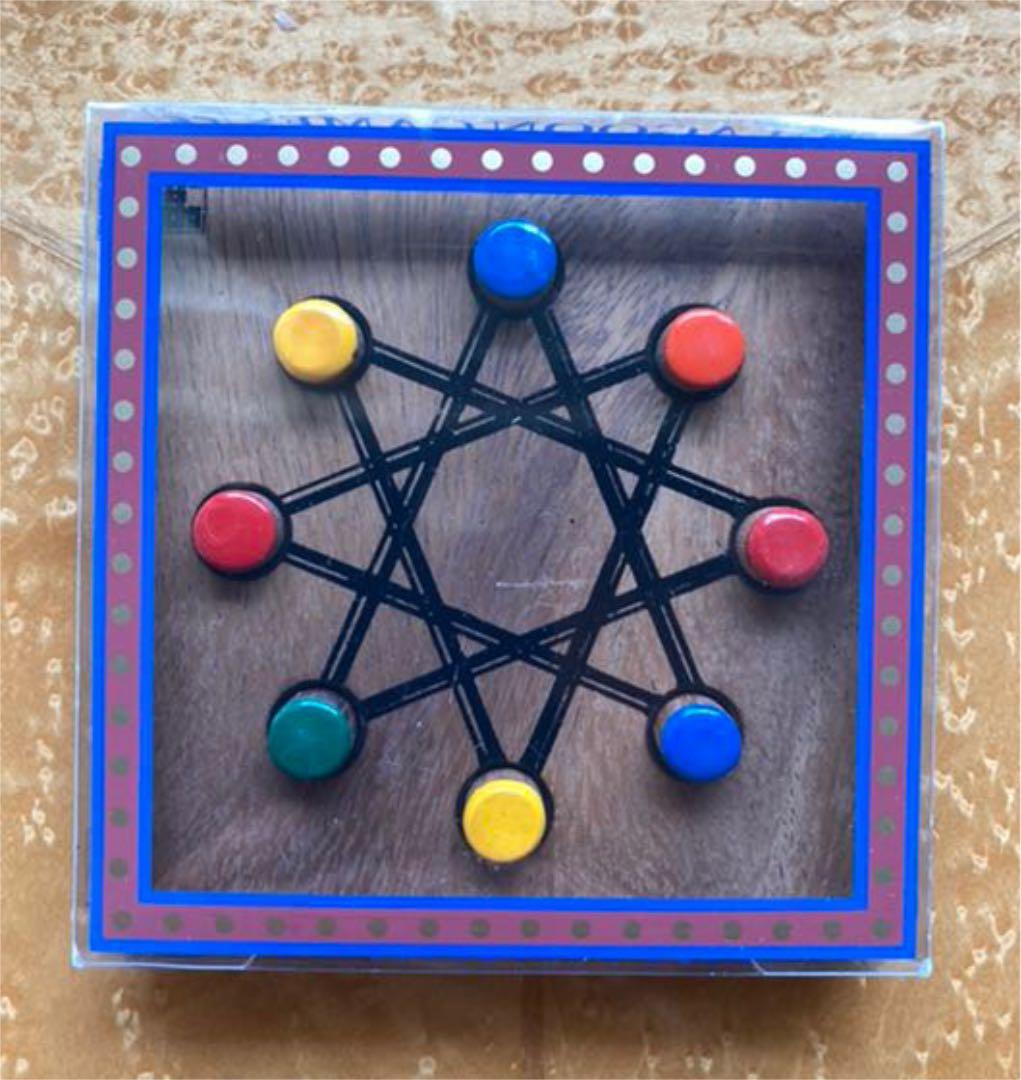 ラグーン社　ウッドパズル　ボードゲーム　オブジェ　知育玩具　木のおもちゃ