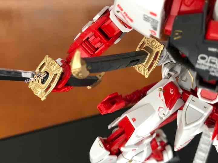 MG アストレイレッドフレーム　フライトユニット付　完成品　無塗装