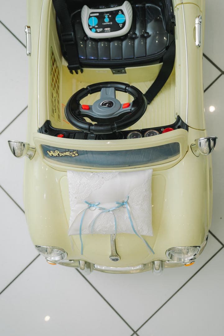 結婚式　ラジコンカー