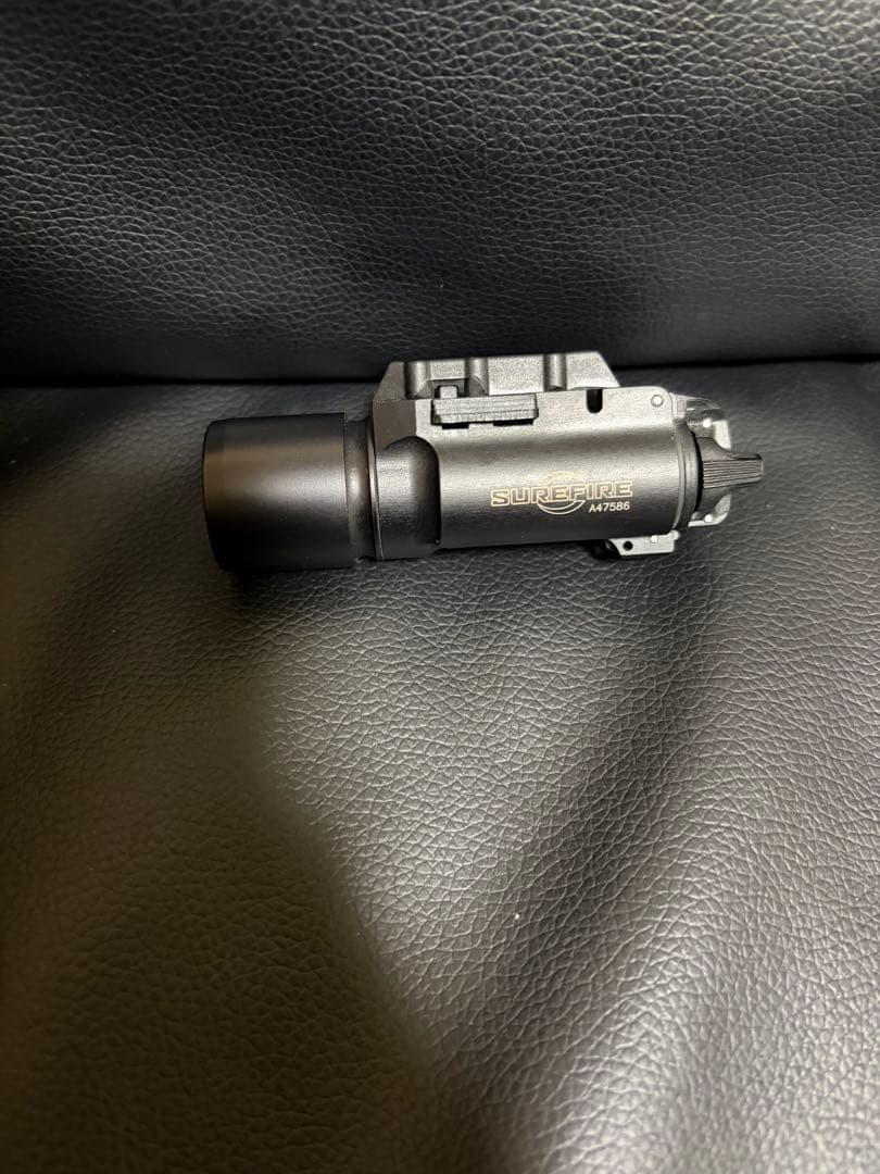 【実物】美品　SUREFIRE X300 WEAPONLIGHT