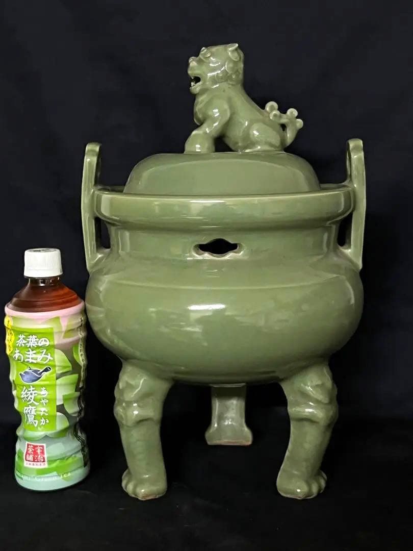 中国古美術　宋時代青磁香炉　龍泉窯三足香炉W66-0