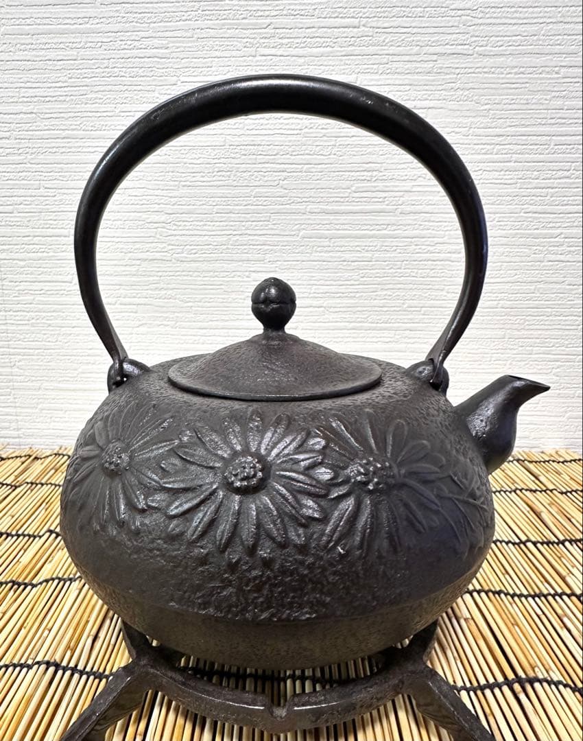 未使用、付属品付　岩手県奥州佐秋鋳造所 佐藤守巨造 真作保証　苺様　売約済み