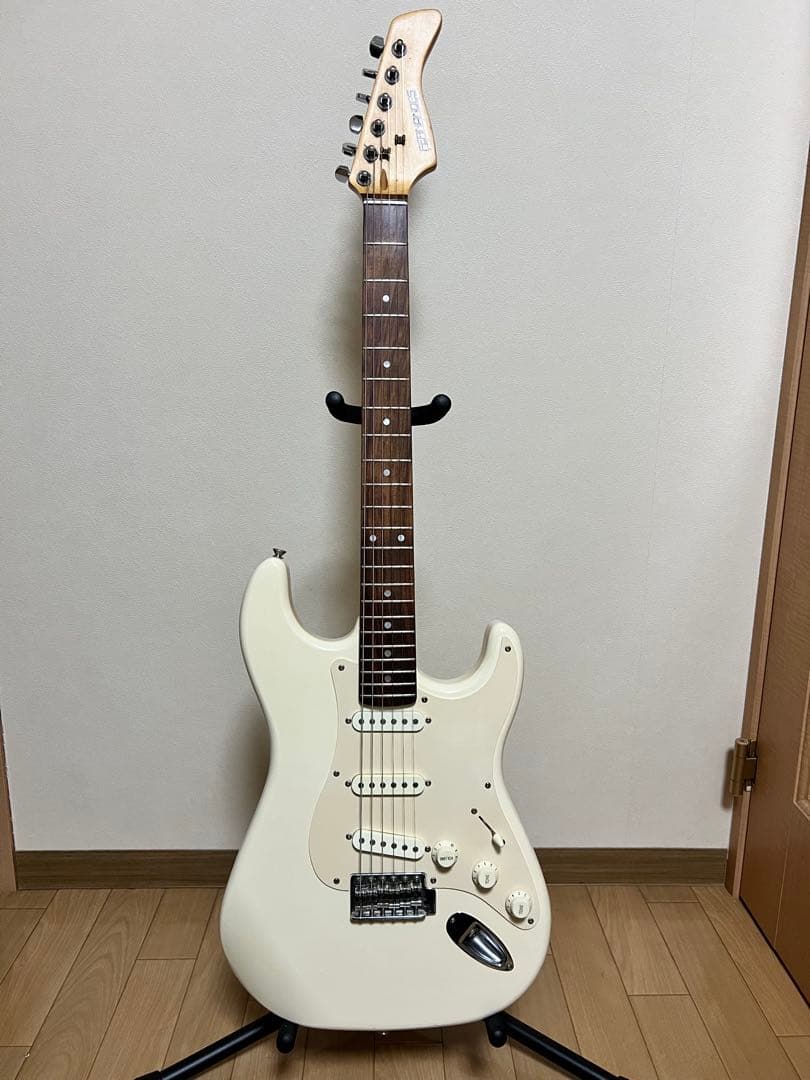 FERNANDES エレキギター ストラト 白 ソフトケース付き