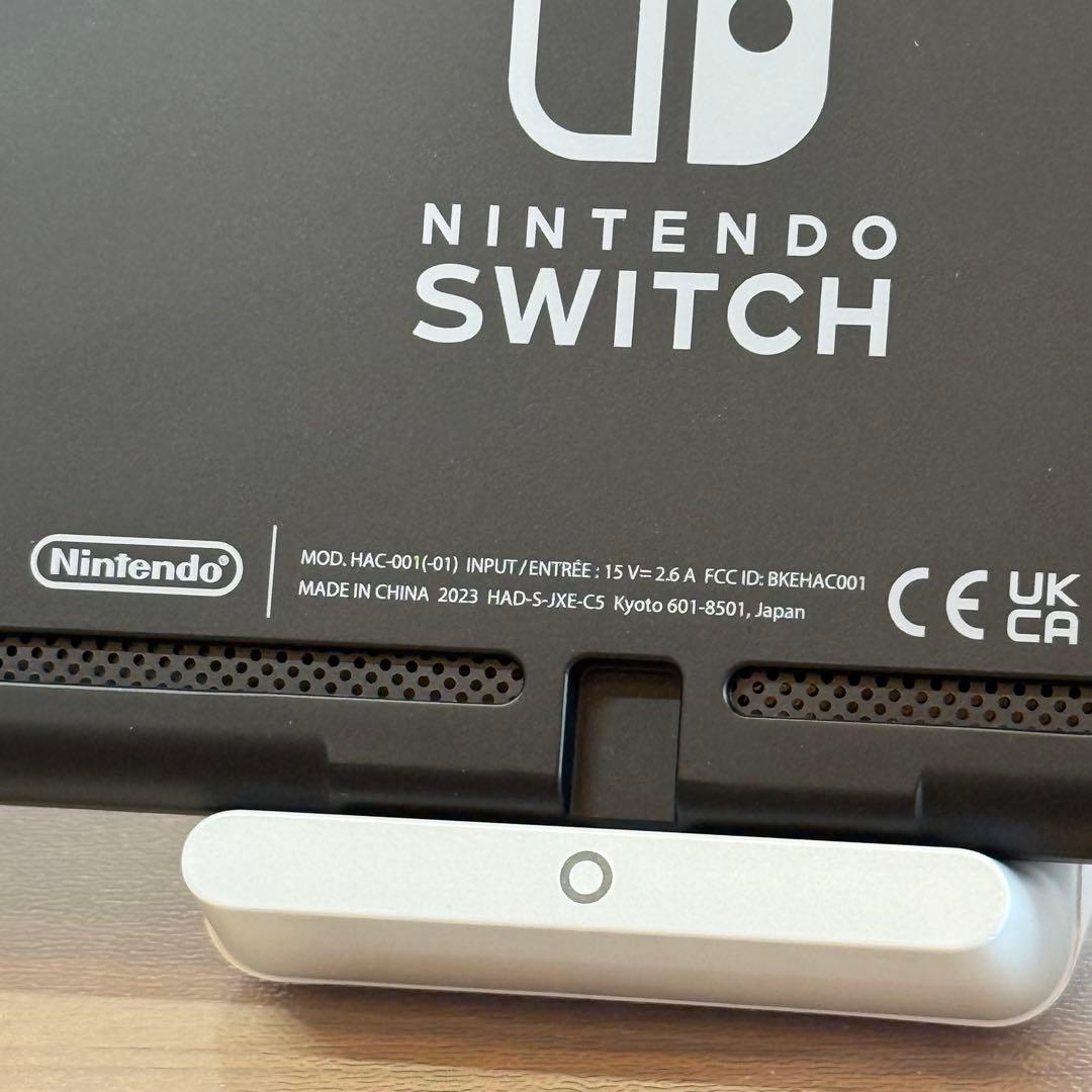 6-151【ほぼ未使用】Switch 本体 新型 グレー 箱付き