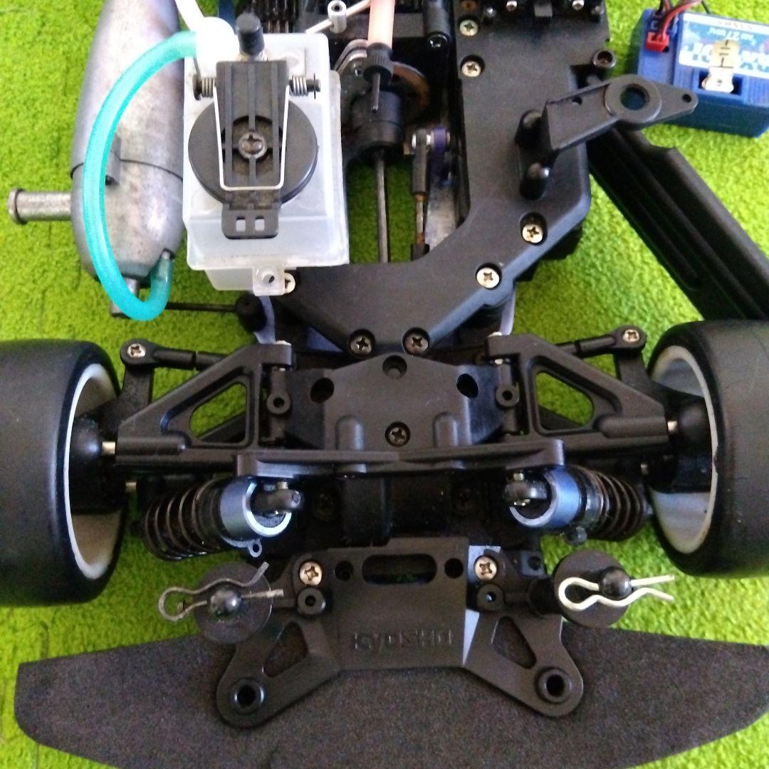 京商高性能エンジンラジコンカー