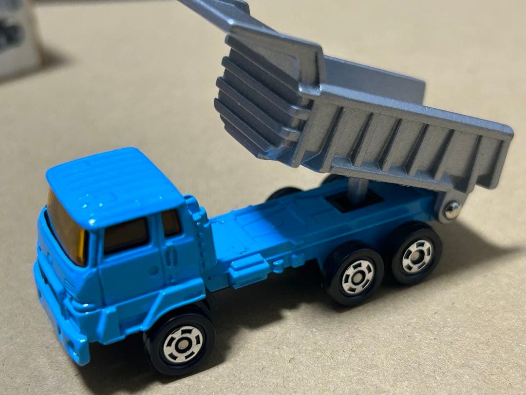 トミカ いすゞ オフロードダンプ 2台セット