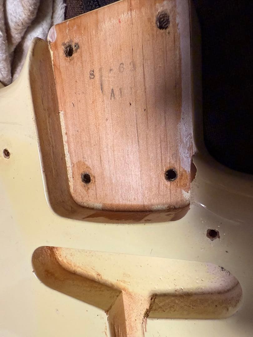 Chuuスクワイアネック、ジャパンフェンダーボディストラトキャスター